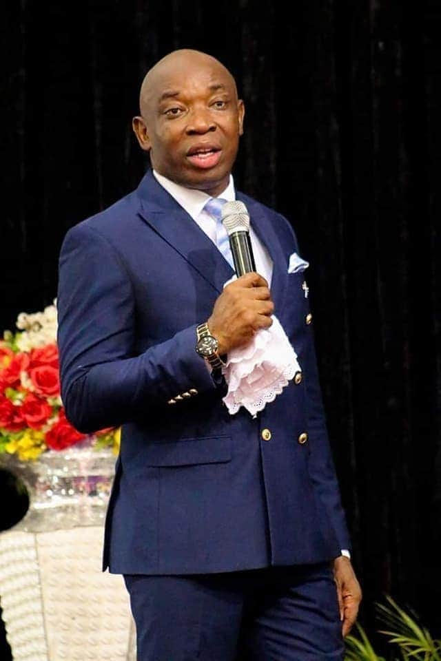 pastor 3